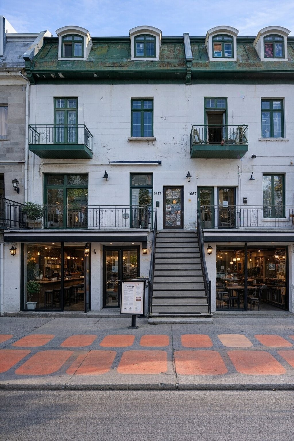 









1655


Rue St-Denis

,
Montréal (Ville-Marie),




QC
H2X3K4

