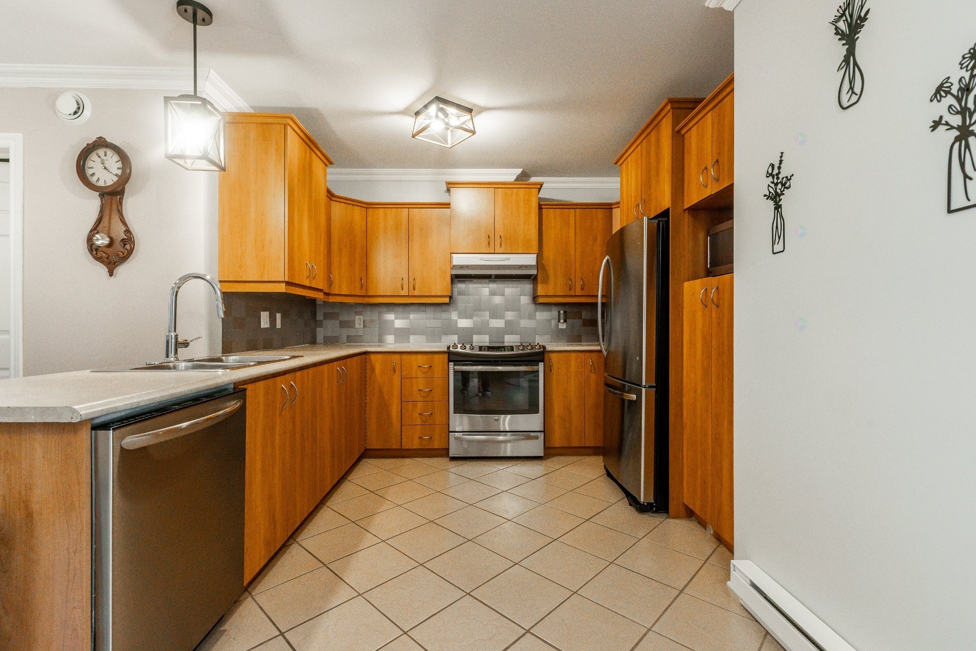 









819


Boul. le Bourg-Neuf

, 101,
Repentigny (Le Gardeur),




QC
J5Z0A3

