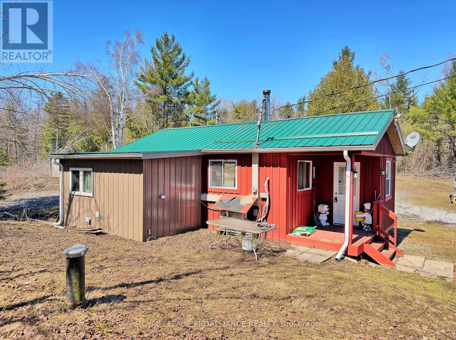 












812 CLEVELAND ROAD

,
Tudor and Cashel (Tudor Ward),




Ontario
K0K1Y0


