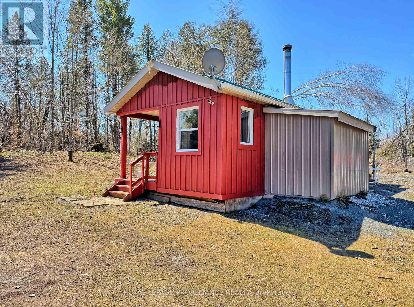 












812 CLEVELAND ROAD

,
Tudor and Cashel (Tudor Ward),




Ontario
K0K1Y0

