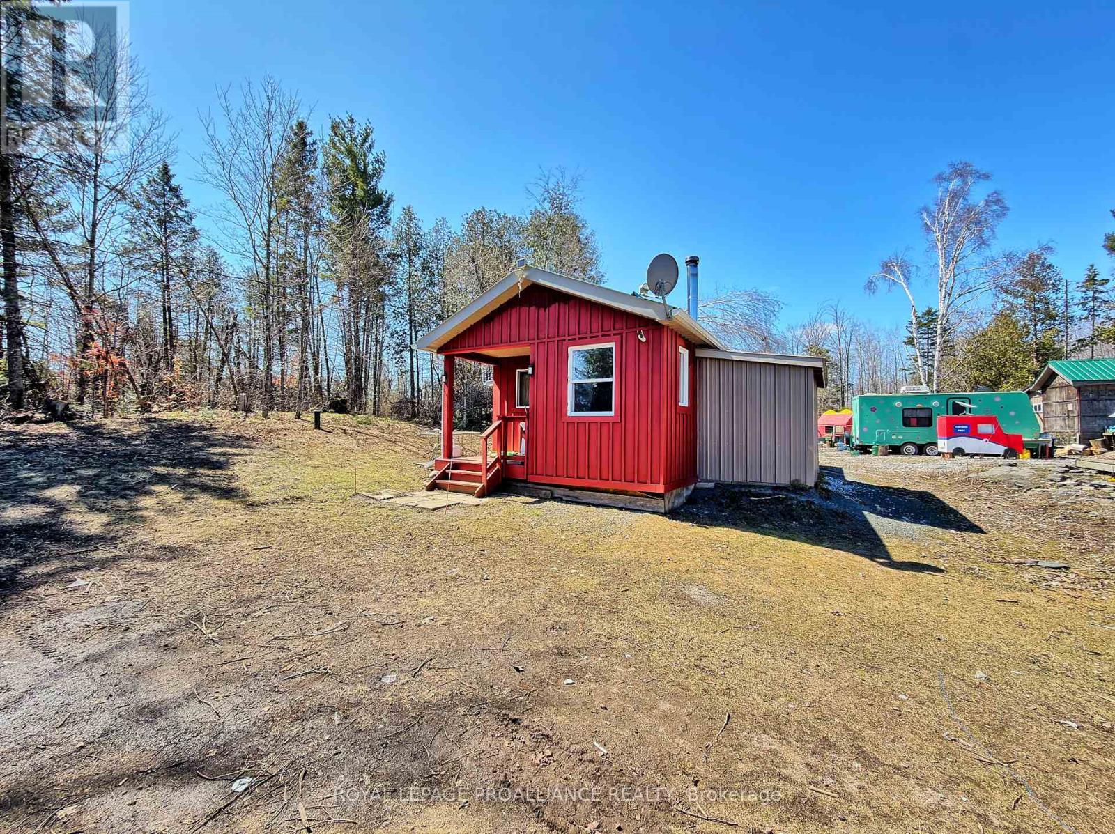 












812 CLEVELAND ROAD

,
Tudor and Cashel (Tudor Ward),




Ontario
K0K1Y0

