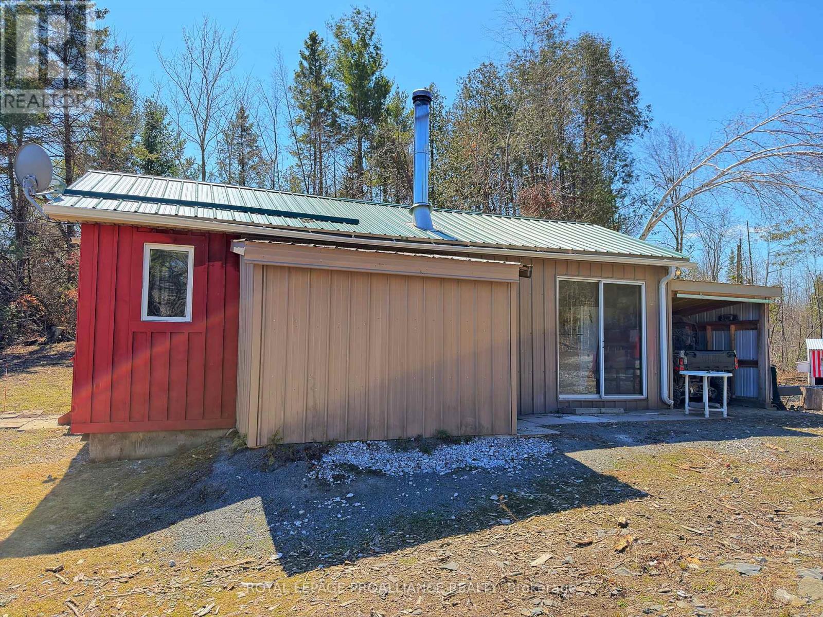 












812 CLEVELAND ROAD

,
Tudor and Cashel (Tudor Ward),




Ontario
K0K1Y0

