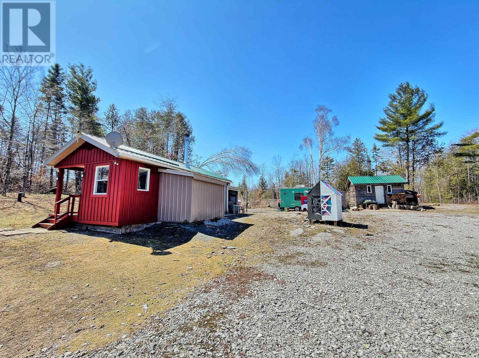 












812 CLEVELAND ROAD

,
Tudor and Cashel (Tudor Ward),




Ontario
K0K1Y0

