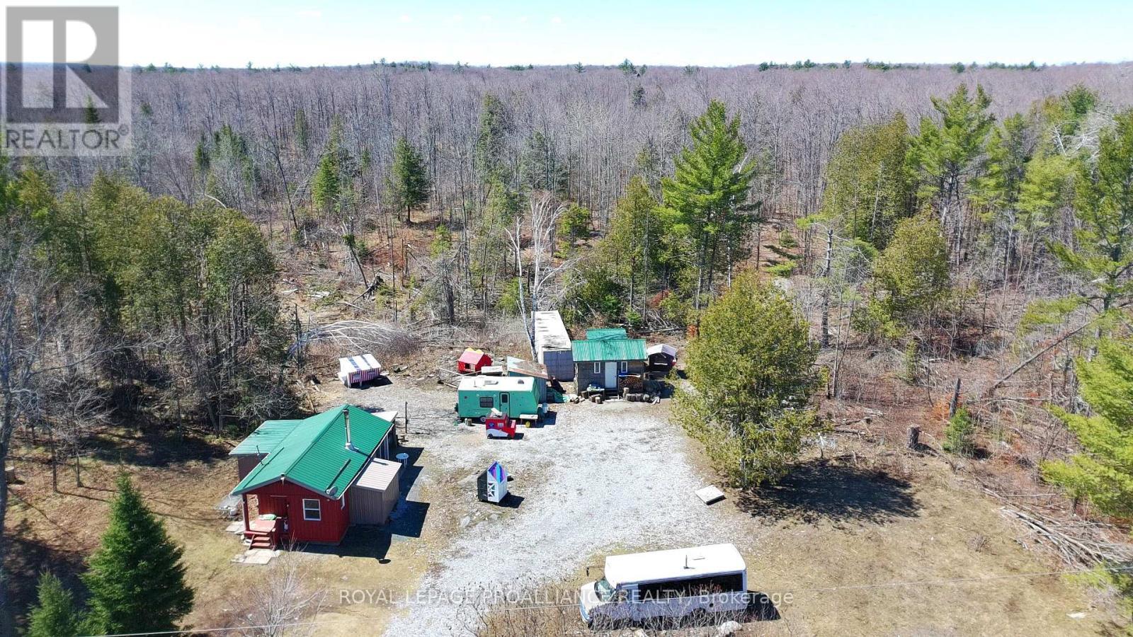 












812 CLEVELAND ROAD

,
Tudor and Cashel (Tudor Ward),




Ontario
K0K1Y0

