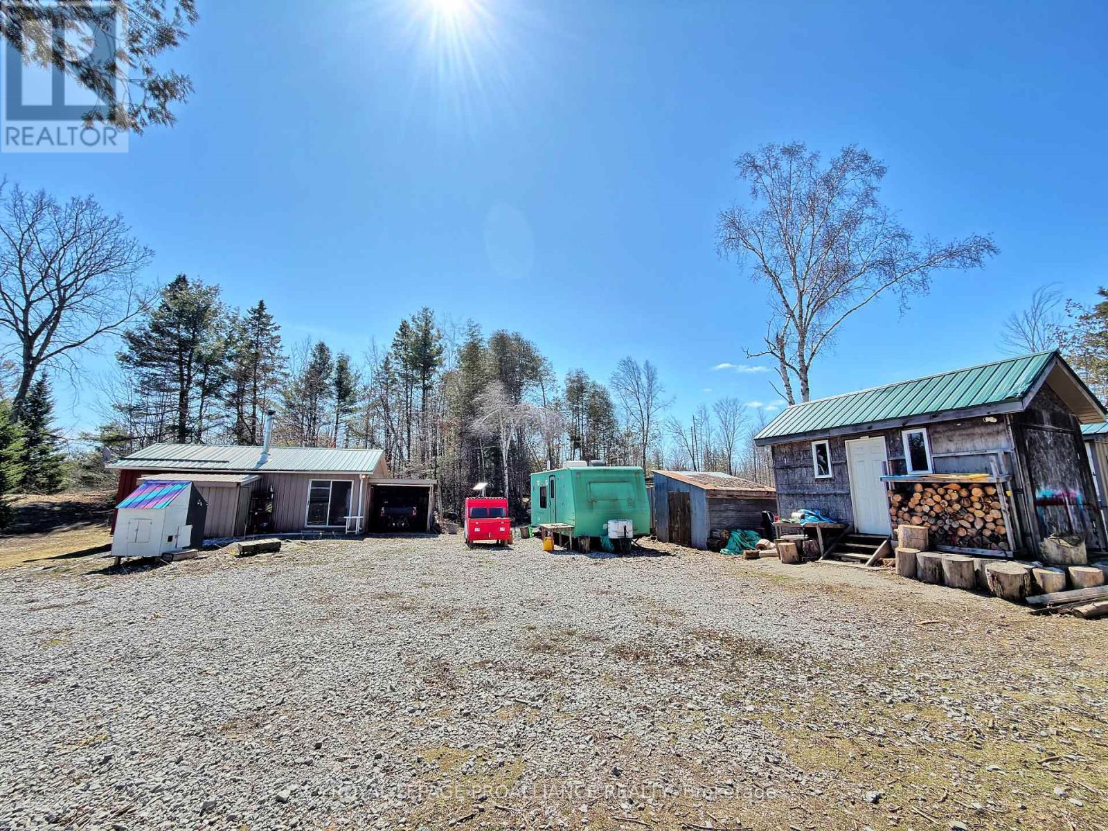 












812 CLEVELAND ROAD

,
Tudor and Cashel (Tudor Ward),




Ontario
K0K1Y0

