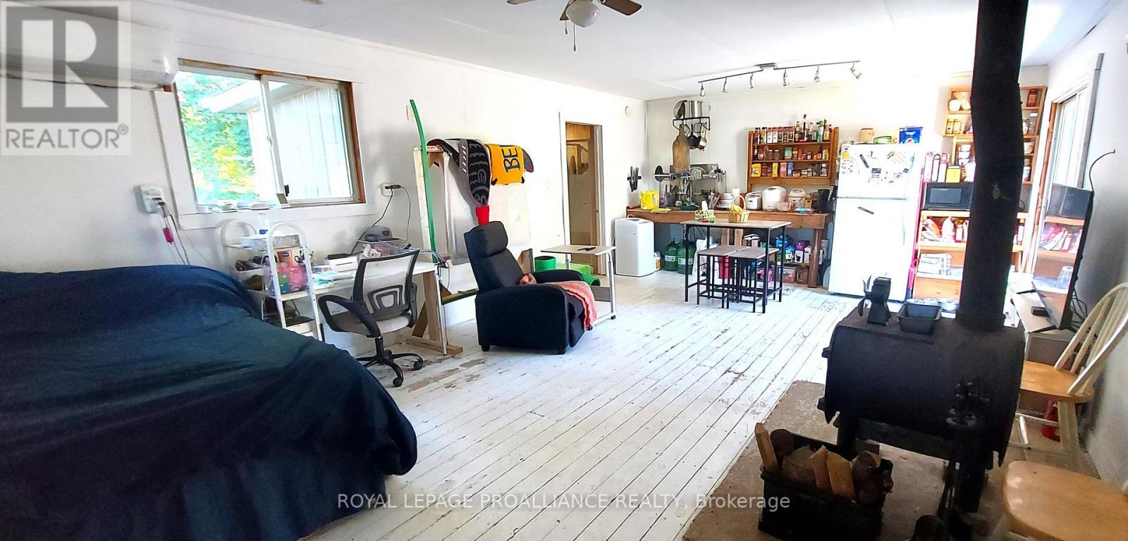












812 CLEVELAND ROAD

,
Tudor and Cashel (Tudor Ward),




Ontario
K0K1Y0

