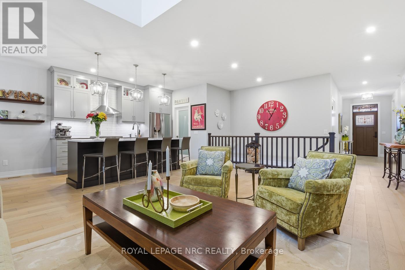 












14 - 30 POWER GLEN ROAD

,
St. Catharines (Rykert/Vansickle),







Ontario
L2R0E3

