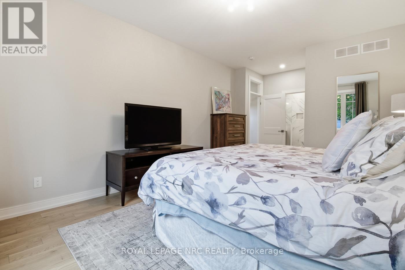 












14 - 30 POWER GLEN ROAD

,
St. Catharines (Rykert/Vansickle),







Ontario
L2R0E3

