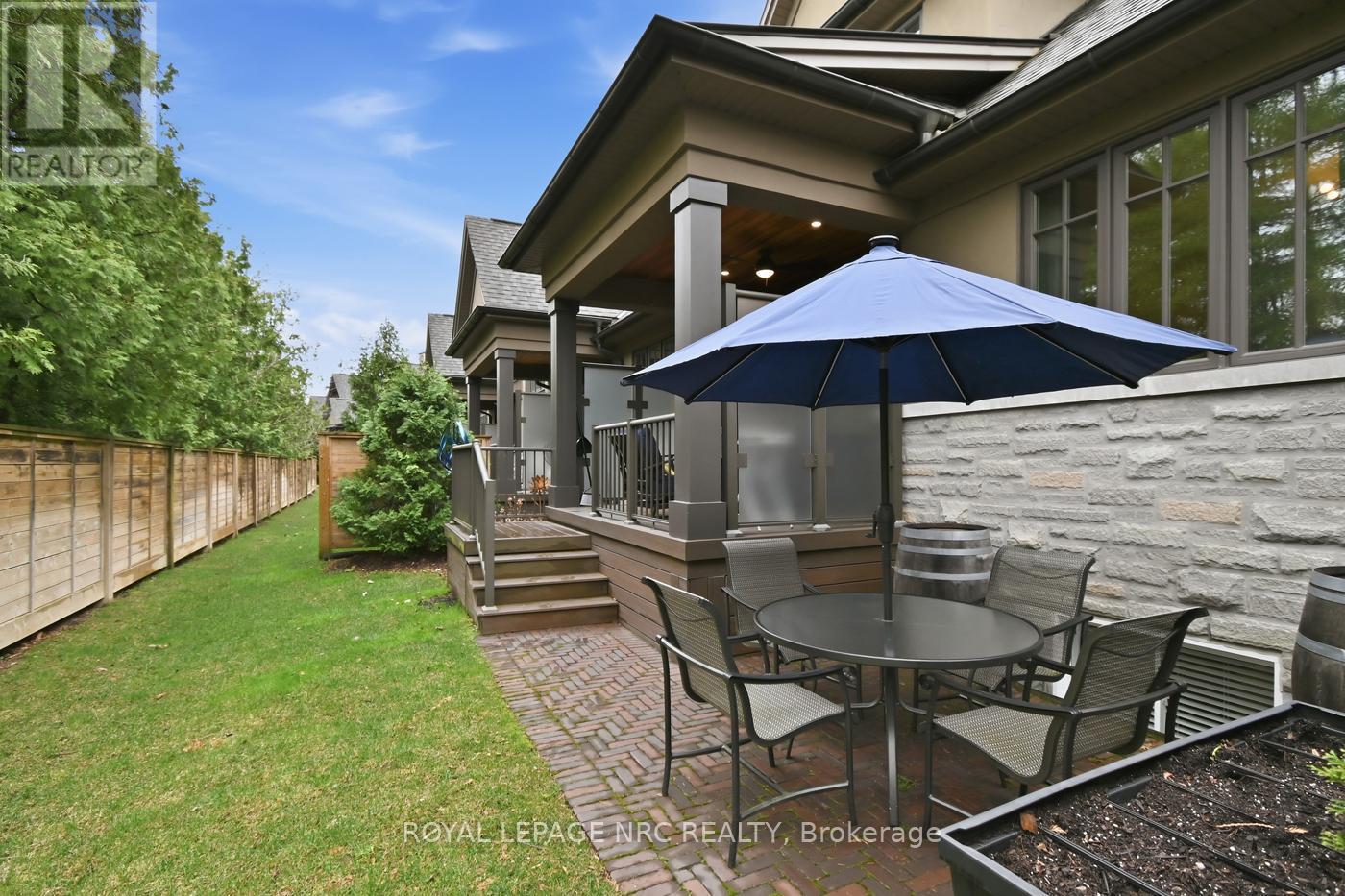 












14 - 30 POWER GLEN ROAD

,
St. Catharines (Rykert/Vansickle),







Ontario
L2R0E3

