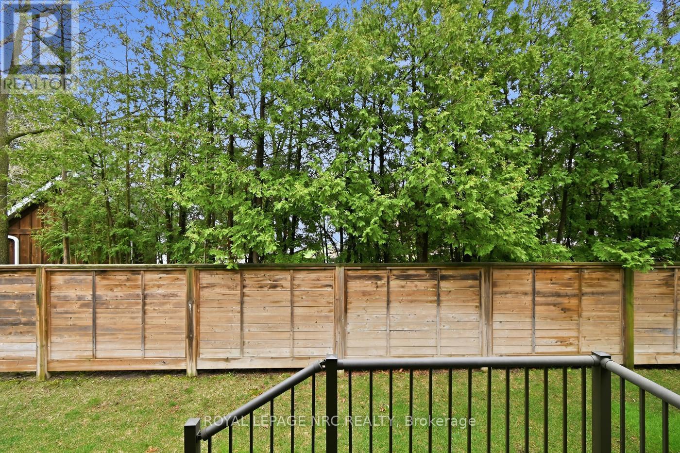 












14 - 30 POWER GLEN ROAD

,
St. Catharines (Rykert/Vansickle),







Ontario
L2R0E3

