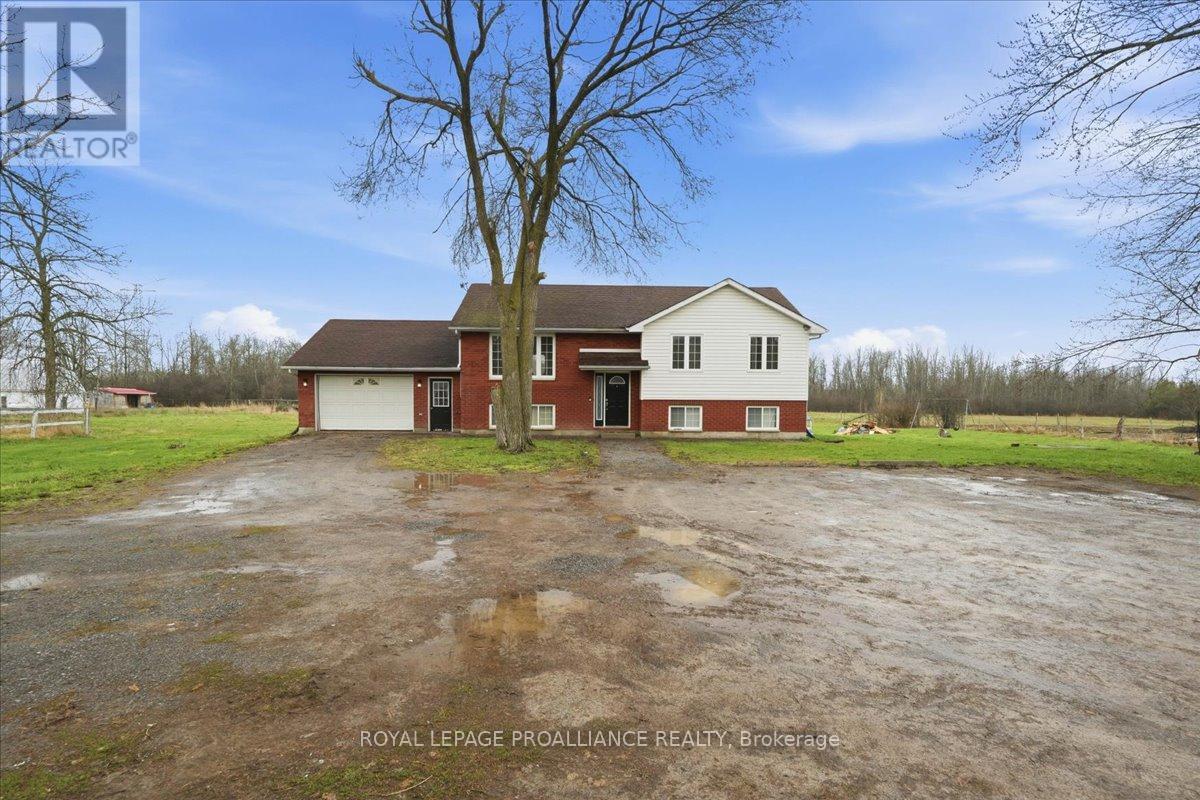 












1530 BLESSINGTON ROAD

,
Belleville (Thurlow Ward),




Ontario
K0K1V0

