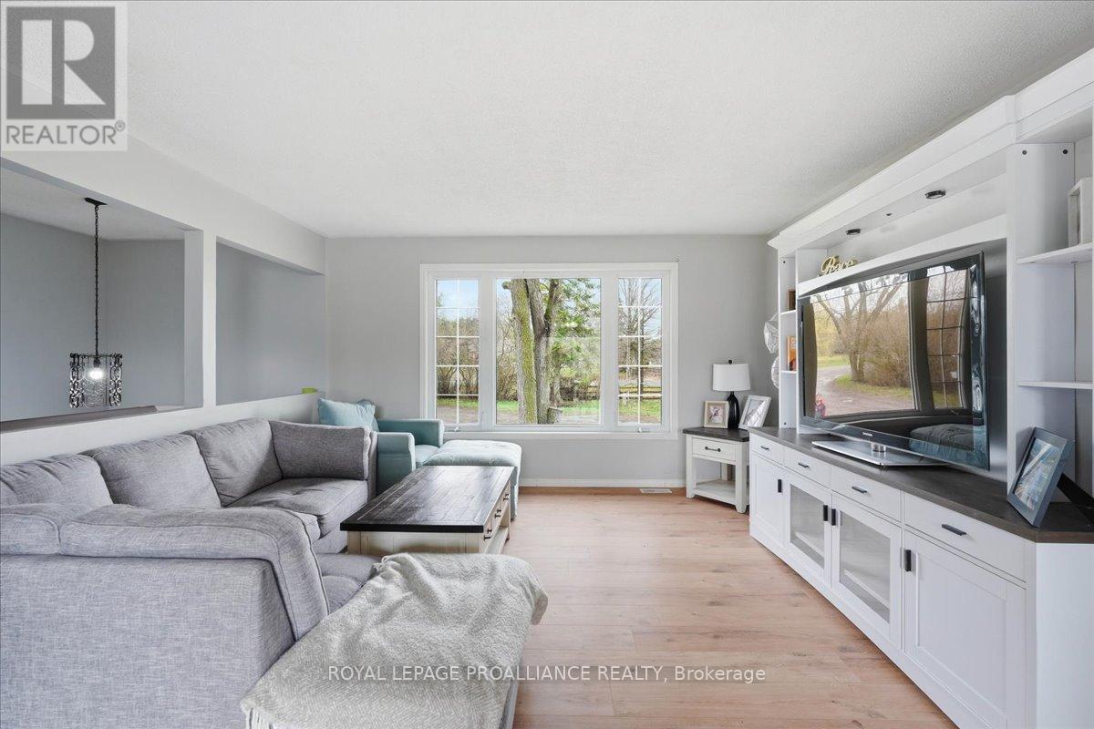 












1530 BLESSINGTON ROAD

,
Belleville (Thurlow Ward),




Ontario
K0K1V0

