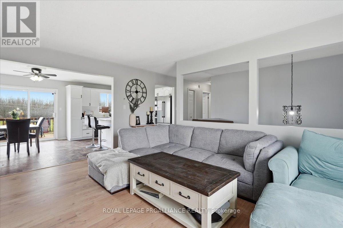 












1530 BLESSINGTON ROAD

,
Belleville (Thurlow Ward),




Ontario
K0K1V0

