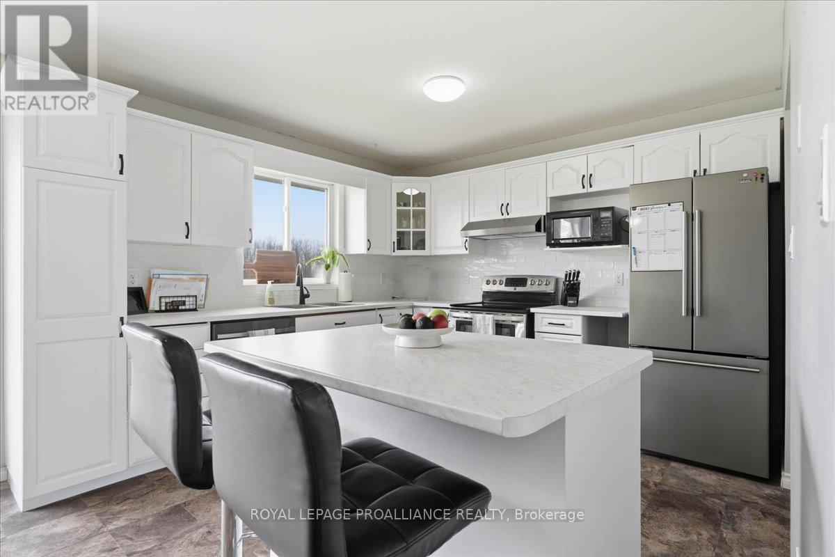 












1530 BLESSINGTON ROAD

,
Belleville (Thurlow Ward),




Ontario
K0K1V0

