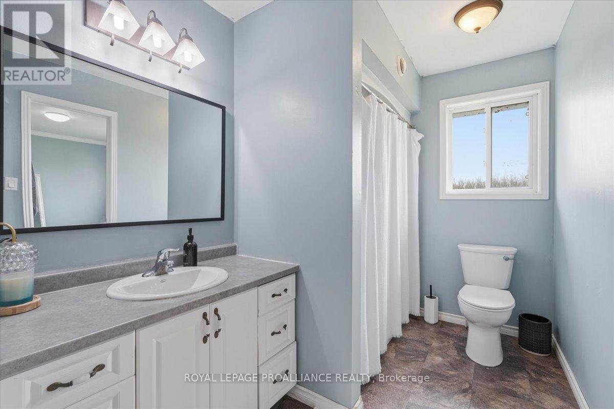 












1530 BLESSINGTON ROAD

,
Belleville (Thurlow Ward),




Ontario
K0K1V0

