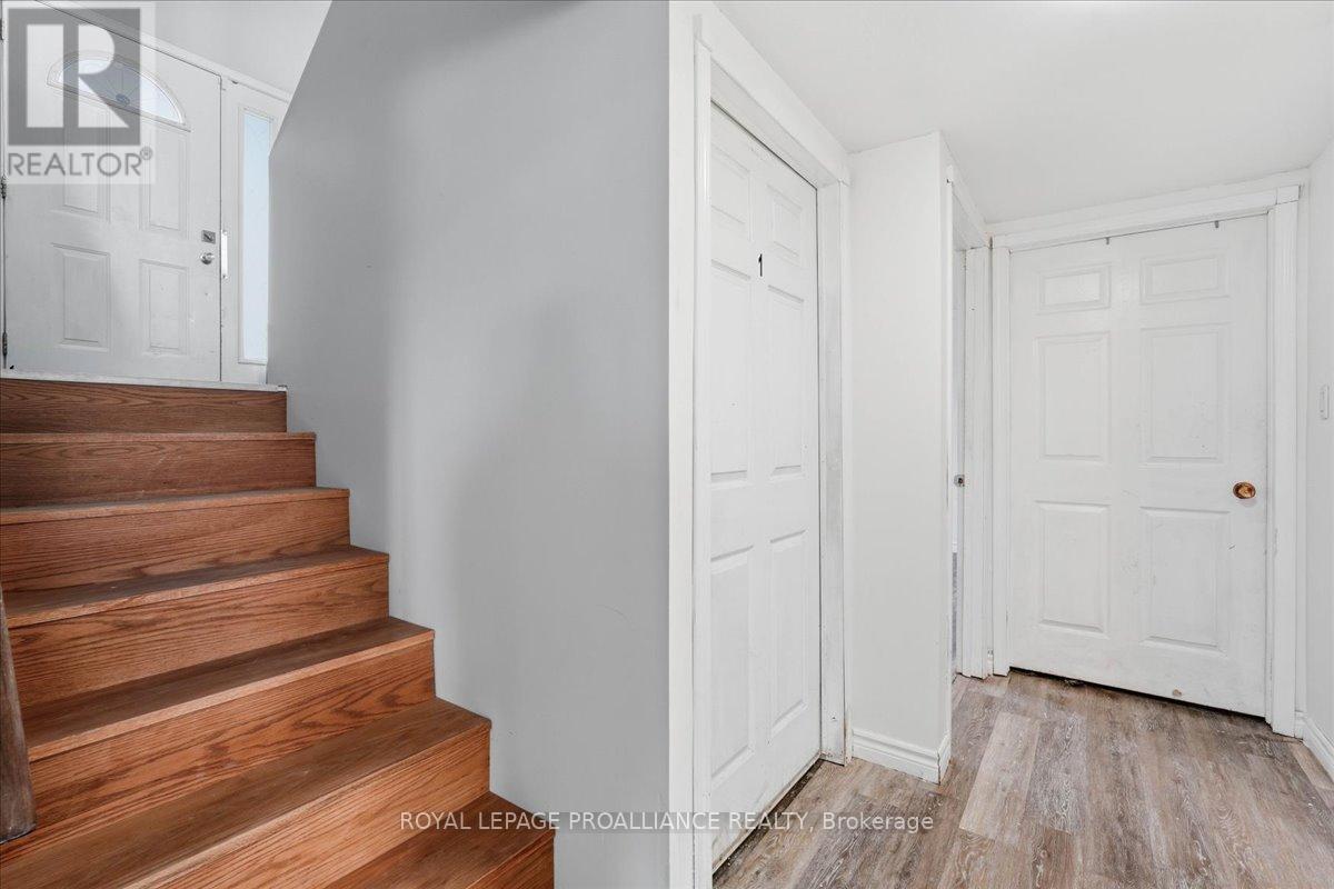 












1530 BLESSINGTON ROAD

,
Belleville (Thurlow Ward),




Ontario
K0K1V0

