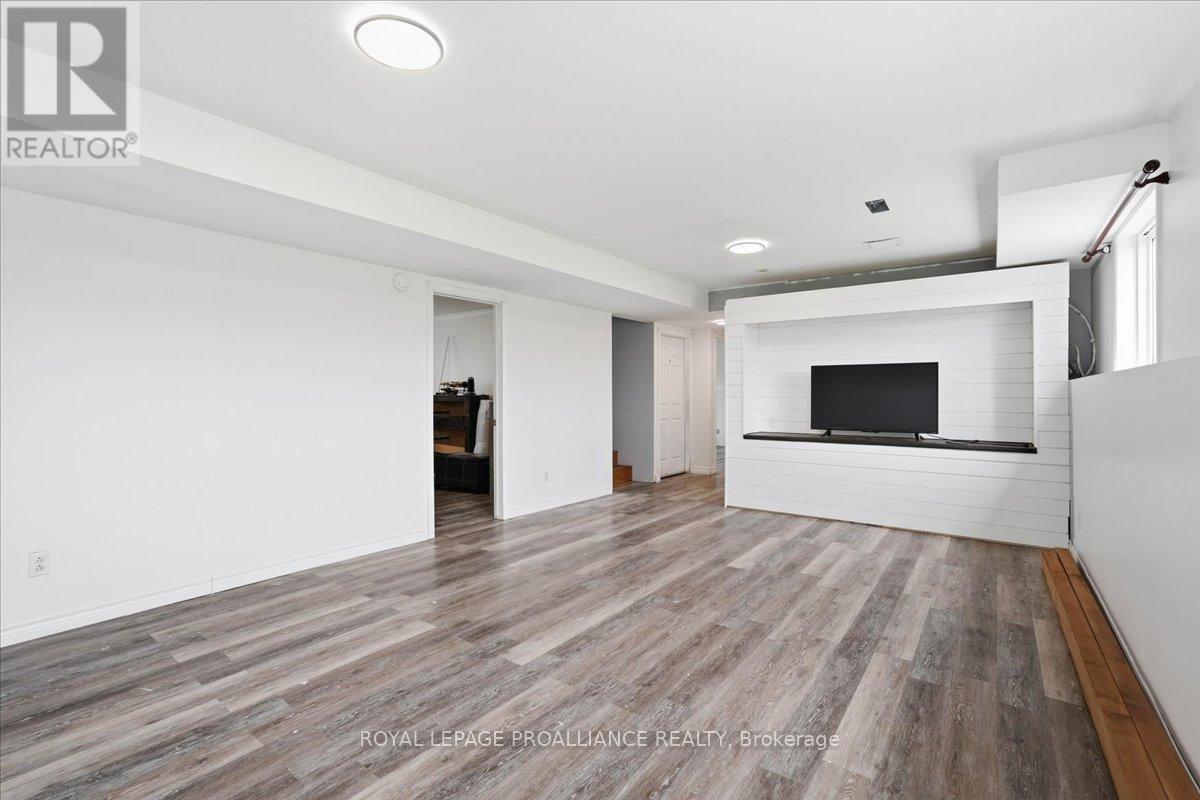 












1530 BLESSINGTON ROAD

,
Belleville (Thurlow Ward),




Ontario
K0K1V0

