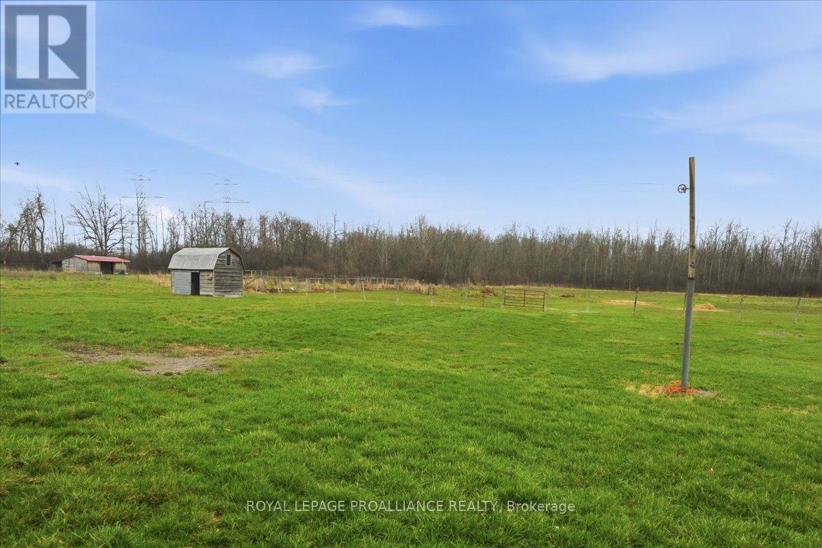 












1530 BLESSINGTON ROAD

,
Belleville (Thurlow Ward),




Ontario
K0K1V0

