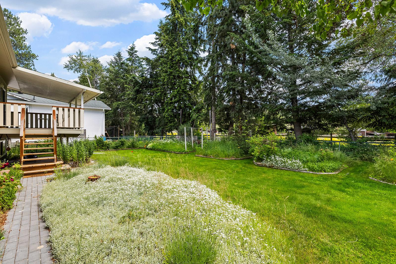 









2085


Ruby

Road,
Kelowna,




BC
V1W 4B9

