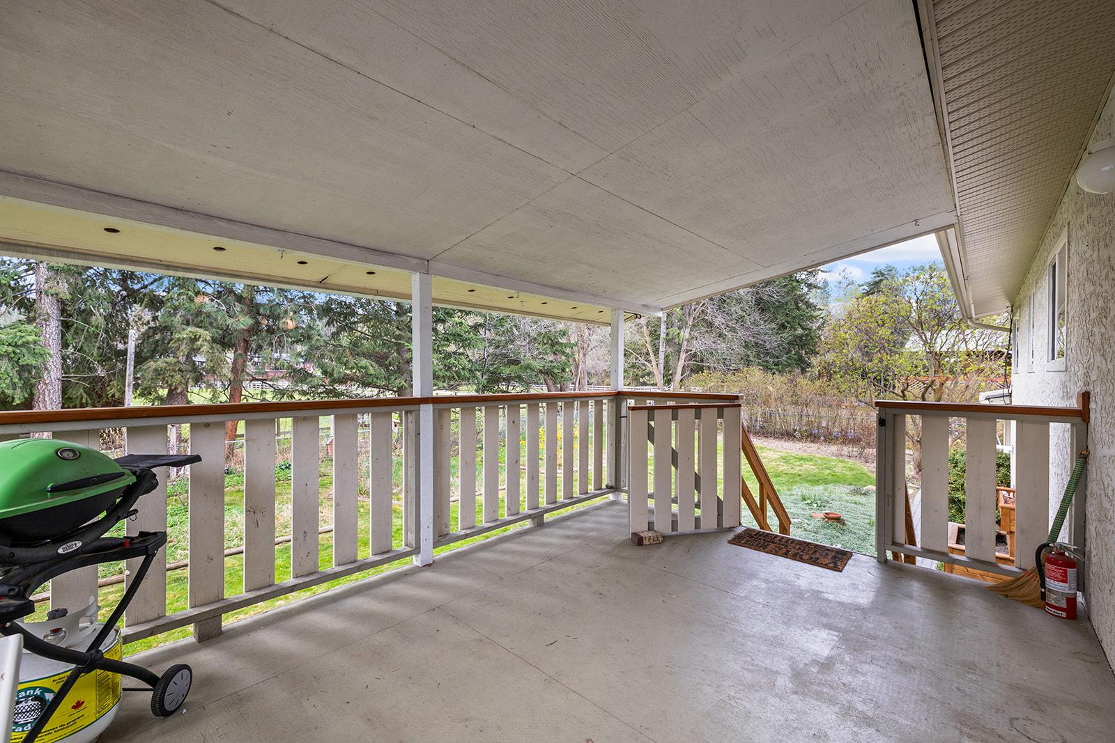 









2085


Ruby

Road,
Kelowna,




BC
V1W 4B9

