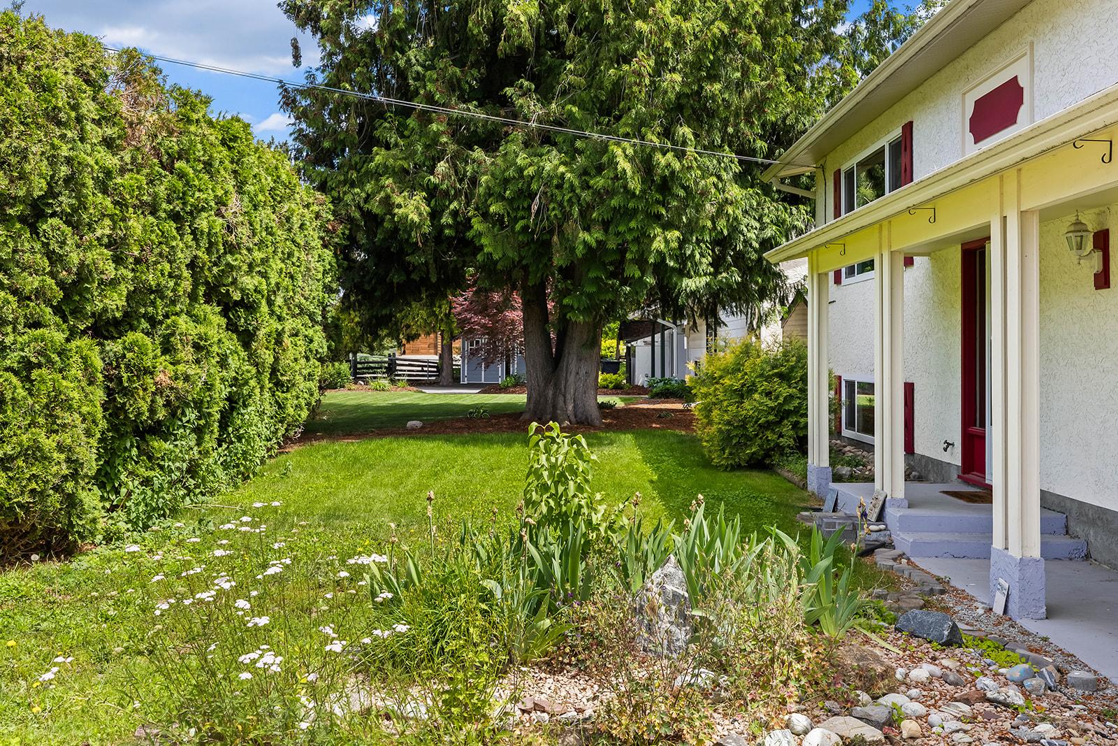 









2085


Ruby

Road,
Kelowna,




BC
V1W 4B9

