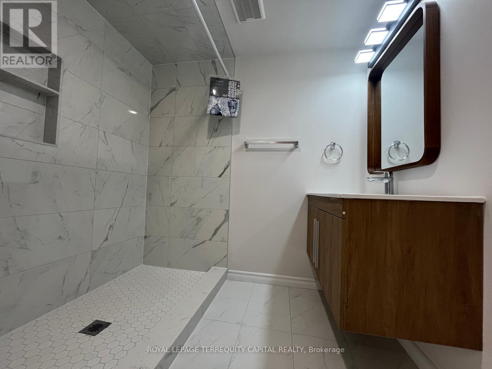 












2 - 1416 MAPLE ROAD

,
Innisfil,




Ontario
L9S1N1

