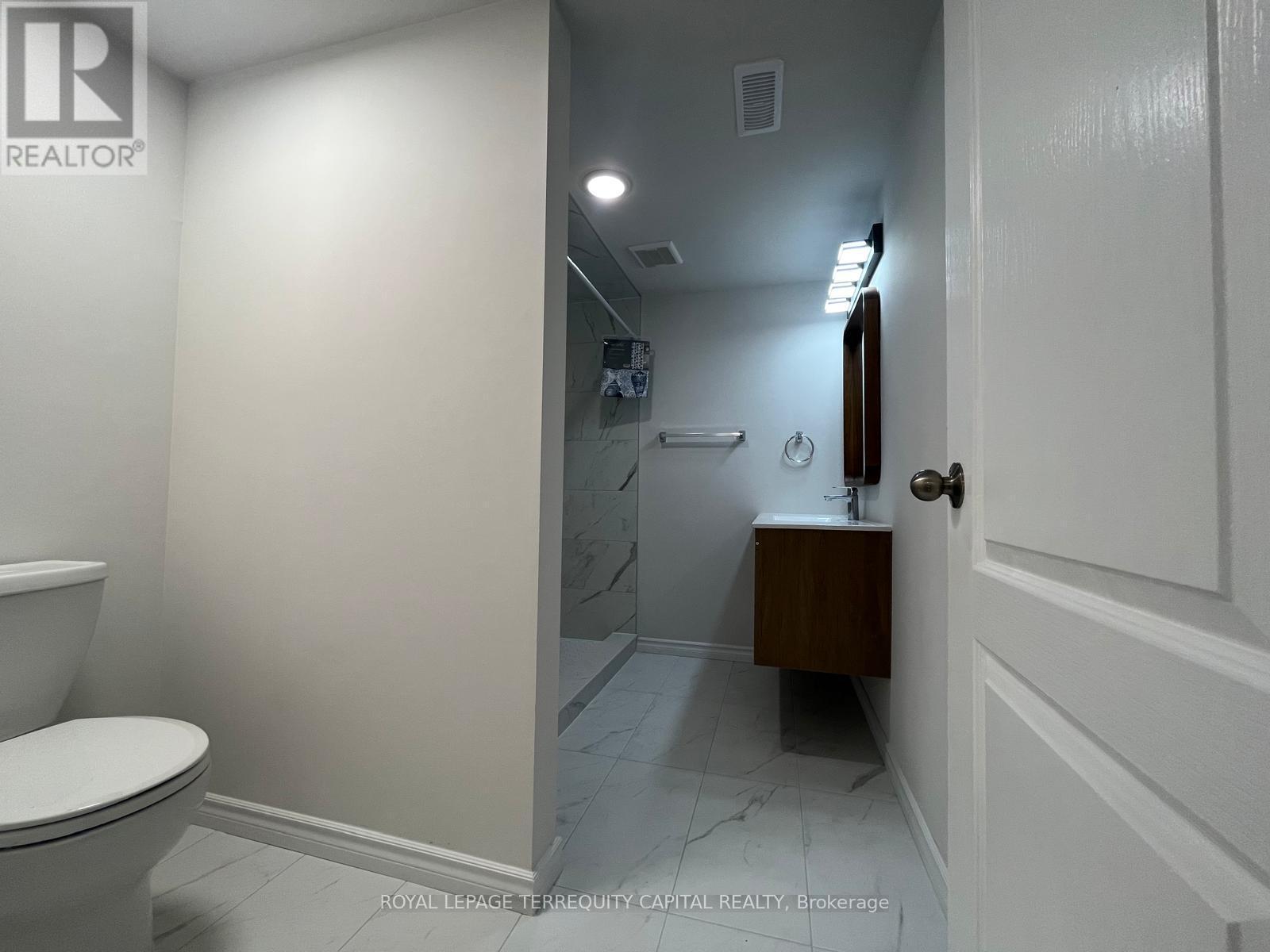 












2 - 1416 MAPLE ROAD

,
Innisfil,




Ontario
L9S1N1


