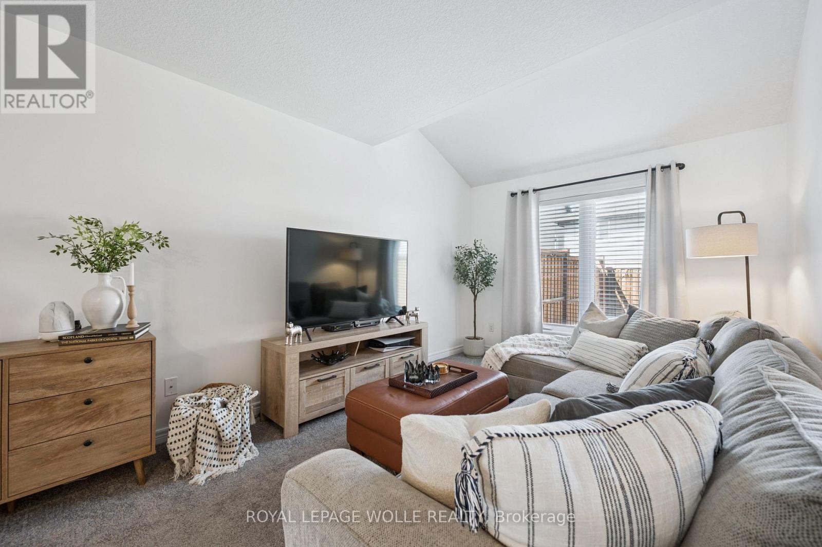 












26 ISAAC STREET

,
Woolwich,




Ontario
N3B0E2

