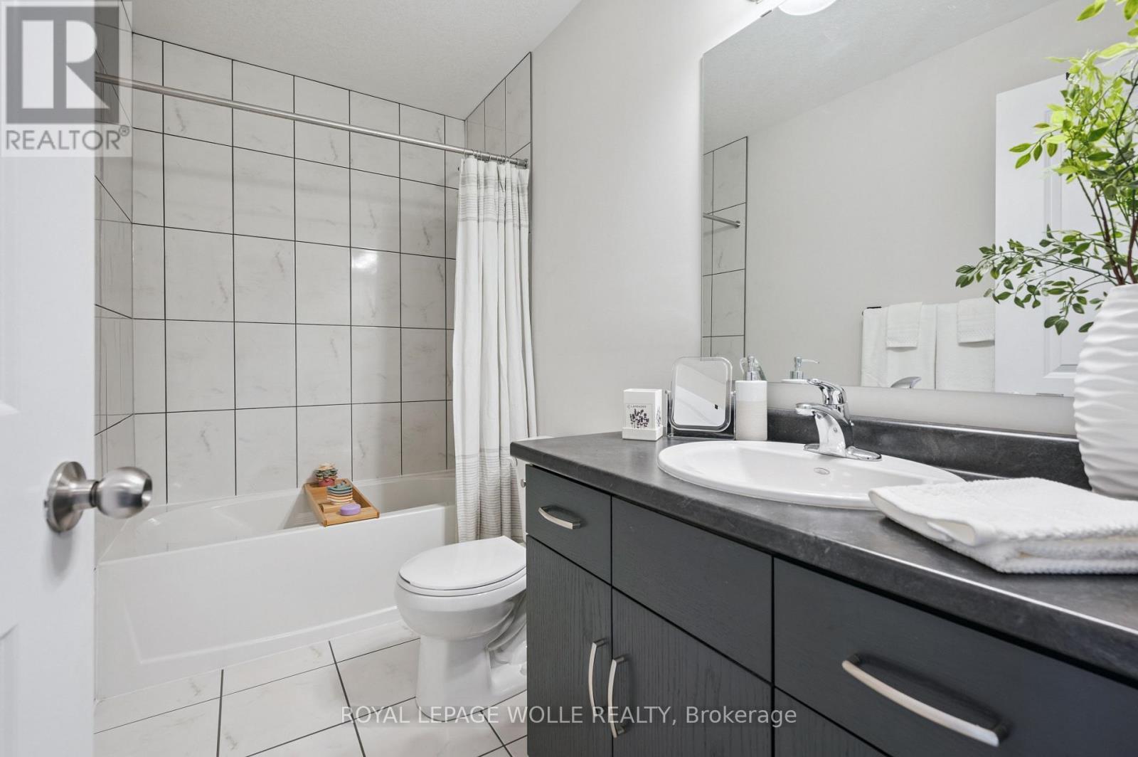 












26 ISAAC STREET

,
Woolwich,




Ontario
N3B0E2

