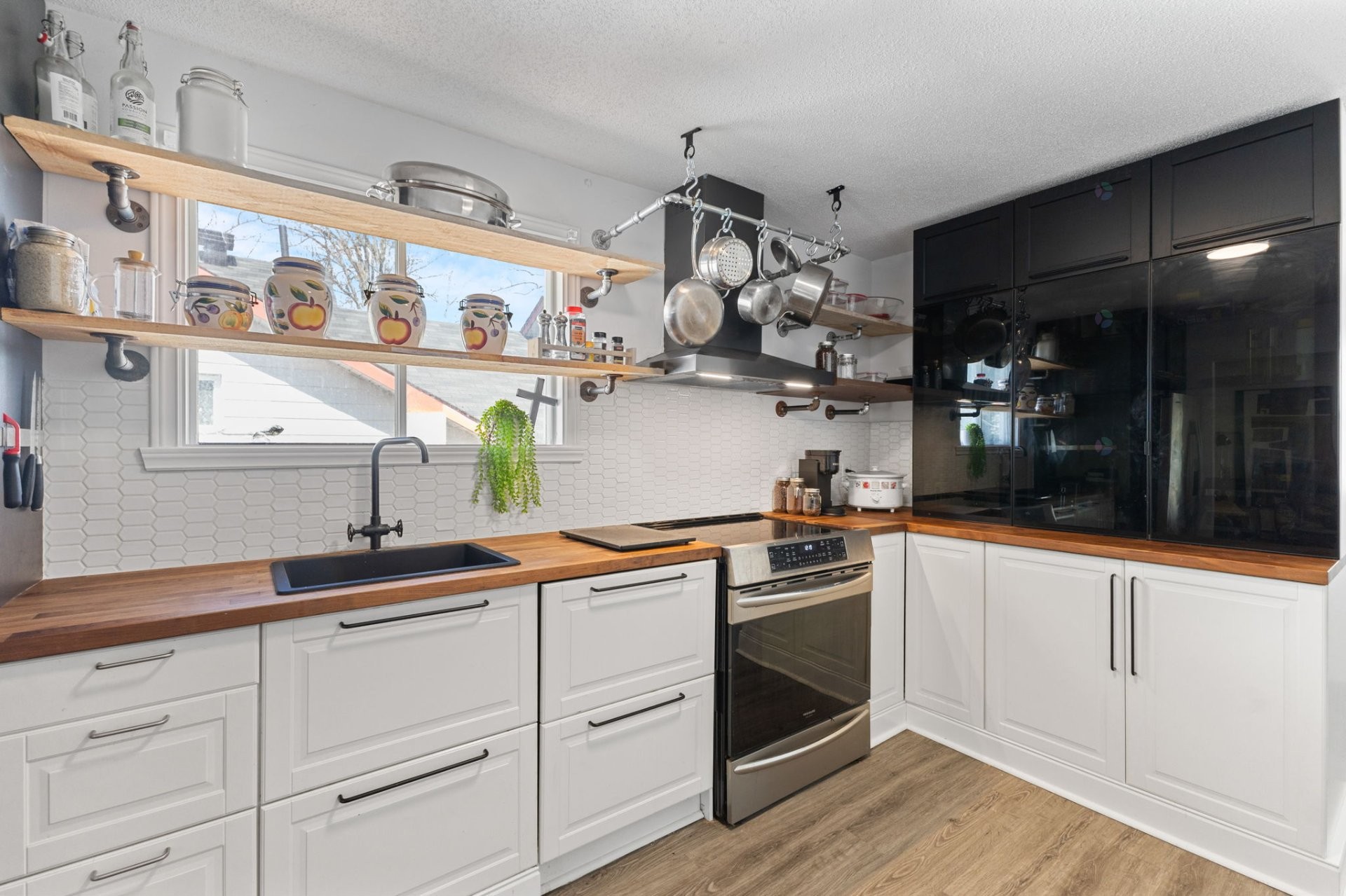 









162


Ch. Garden

,
Gatineau (Aylmer),




QC
J9H2B3

