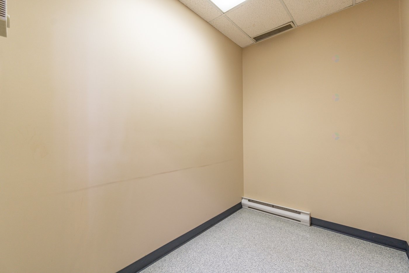 









786


Rue King E.

,
Sherbrooke (Fleurimont),




QC
J1G1C5

