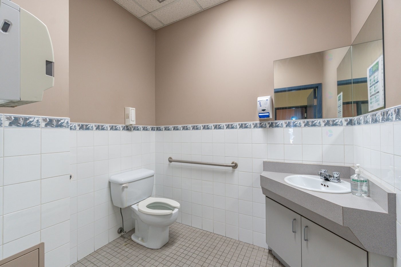 









786


Rue King E.

,
Sherbrooke (Fleurimont),




QC
J1G1C5

