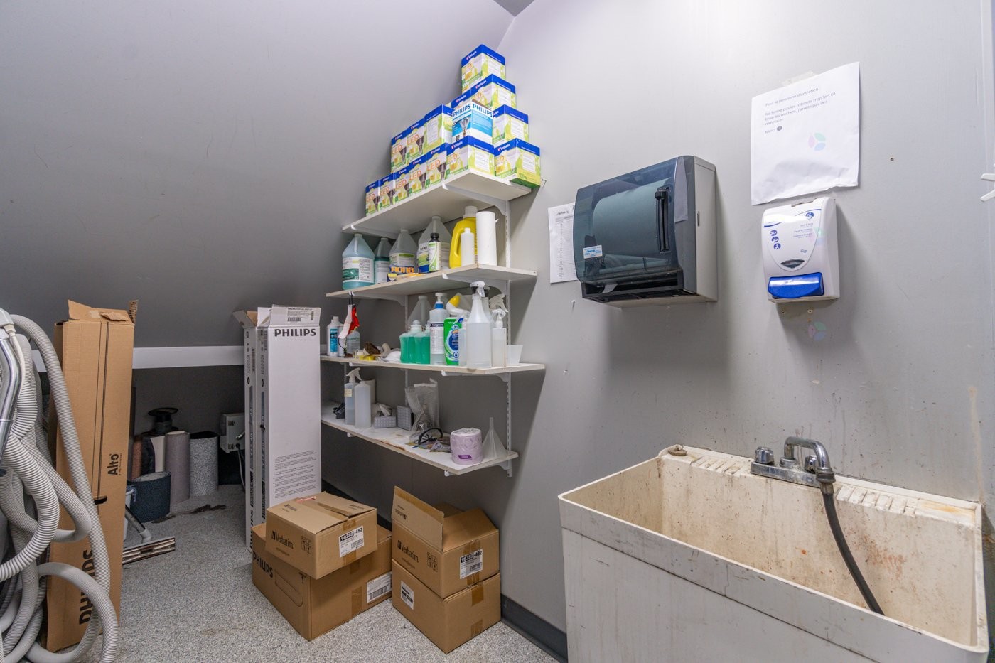 









786


Rue King E.

,
Sherbrooke (Fleurimont),




QC
J1G1C5

