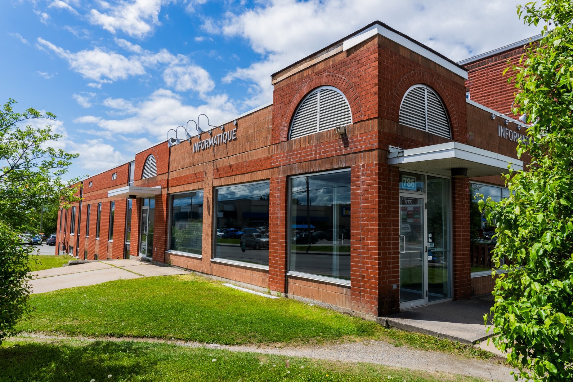 









786


Rue King E.

,
Sherbrooke (Fleurimont),




QC
J1G1C5

