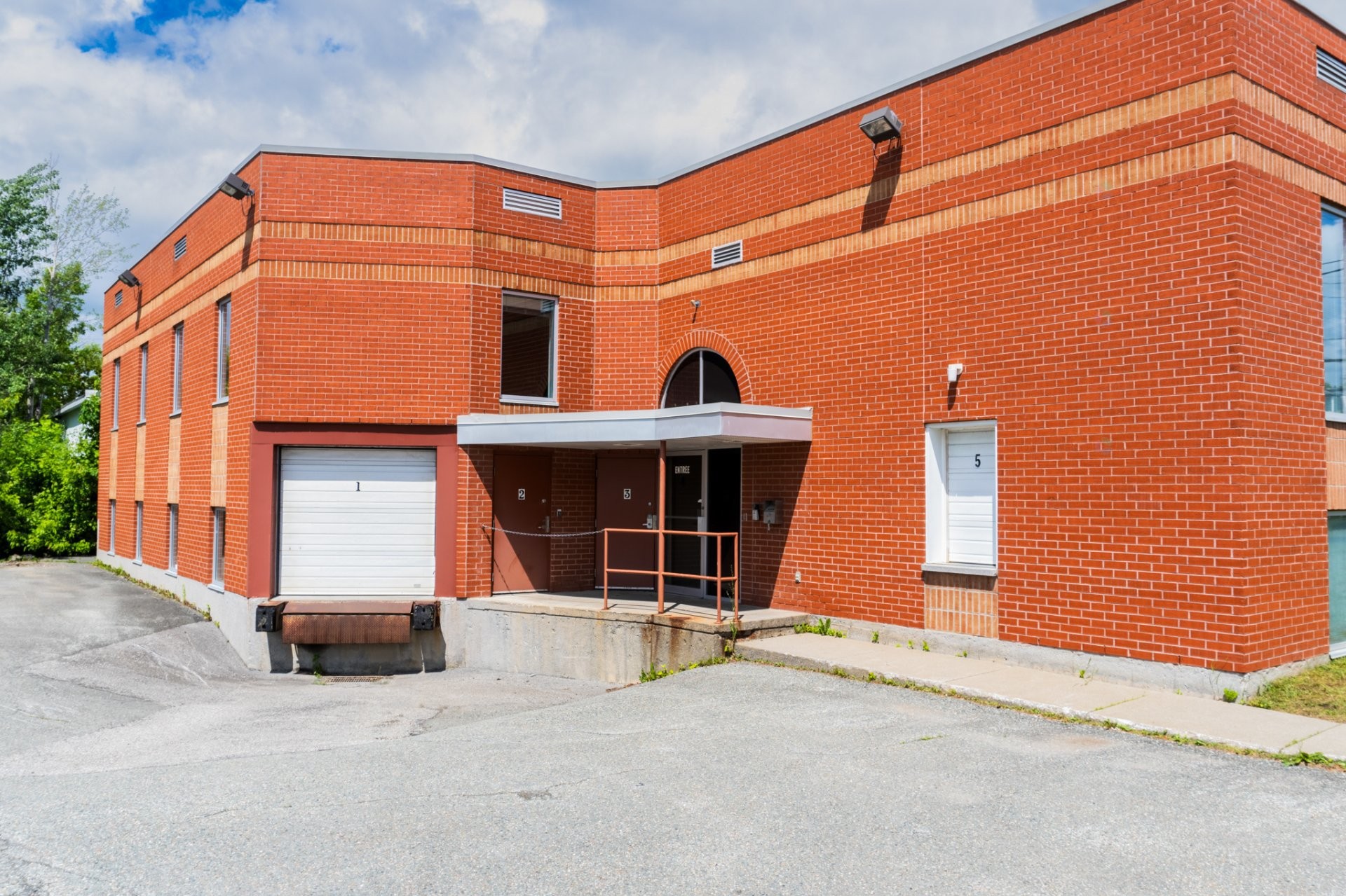 









786


Rue King E.

,
Sherbrooke (Fleurimont),




QC
J1G1C5

