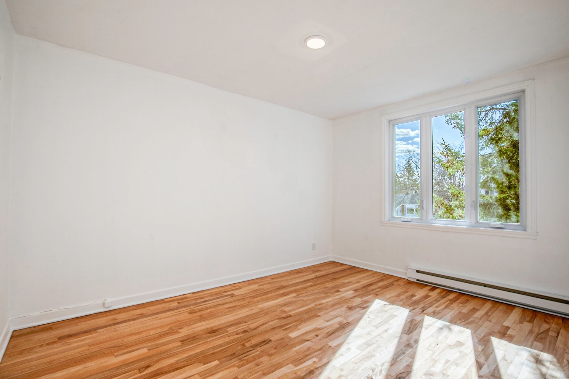 









45


Rue Staveley

,
Saint-Bruno-de-Montarville,




QC
J3V1M5

