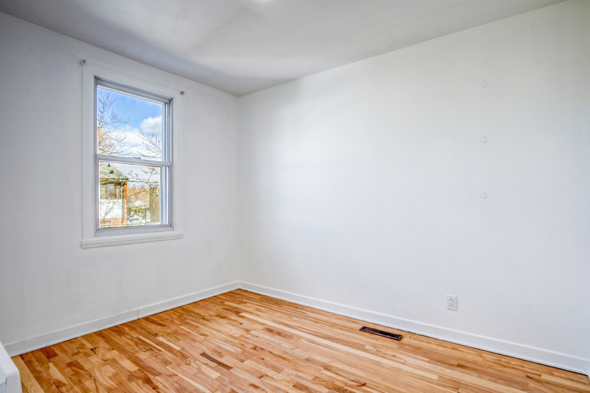 









45


Rue Staveley

,
Saint-Bruno-de-Montarville,




QC
J3V1M5

