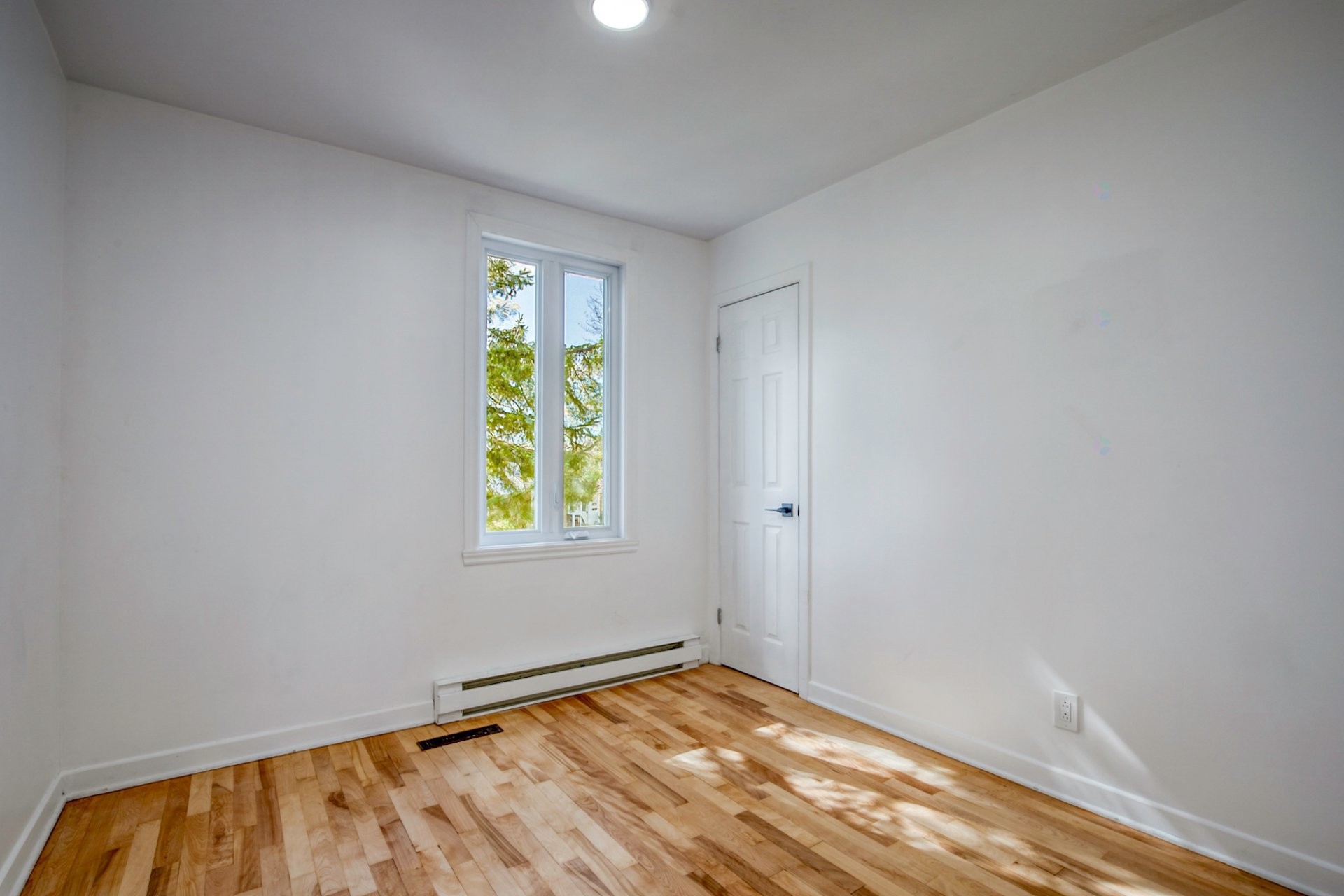 









45


Rue Staveley

,
Saint-Bruno-de-Montarville,




QC
J3V1M5

