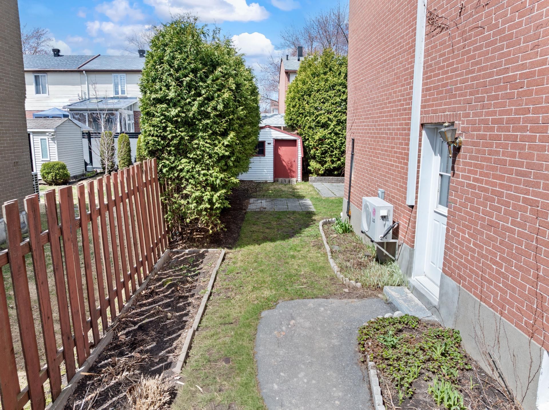 









45


Rue Staveley

,
Saint-Bruno-de-Montarville,




QC
J3V1M5

