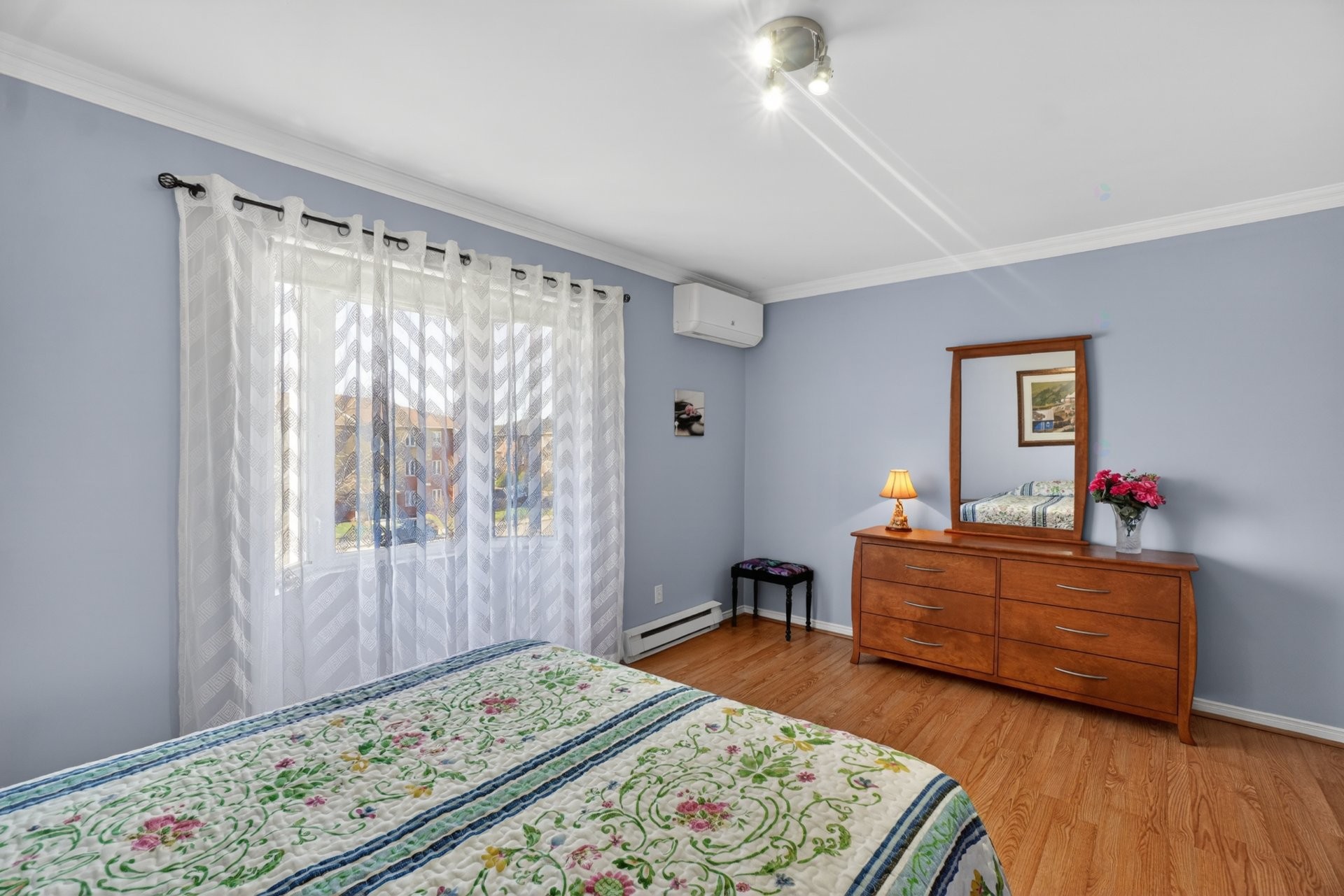 









2325


Boul. Jacques-Marcil

, 302,
Longueuil (Saint-Hubert),




QC
J3Y9C2

