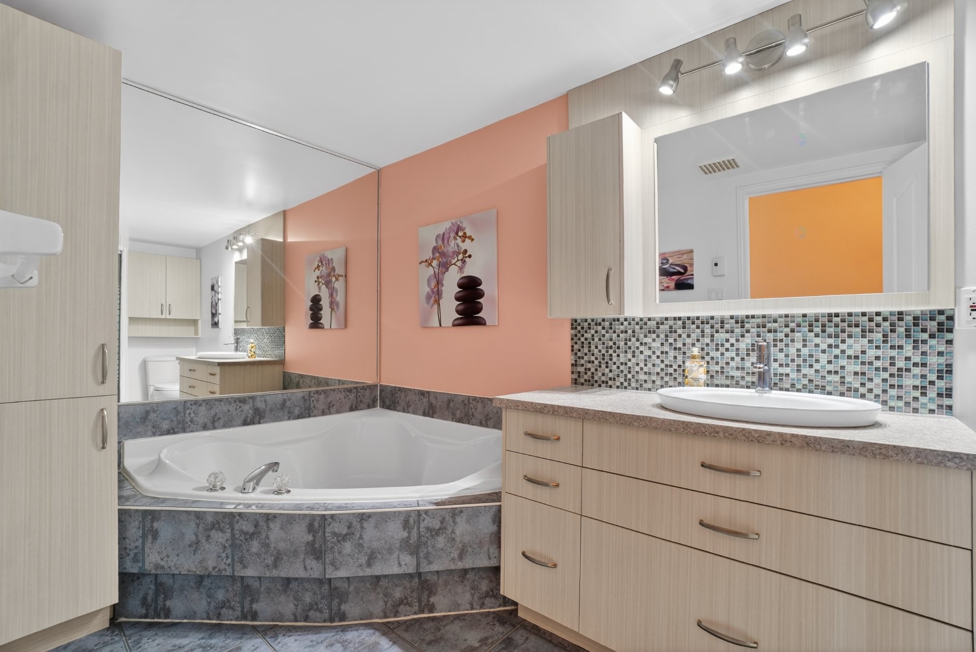 









2325


Boul. Jacques-Marcil

, 302,
Longueuil (Saint-Hubert),




QC
J3Y9C2

