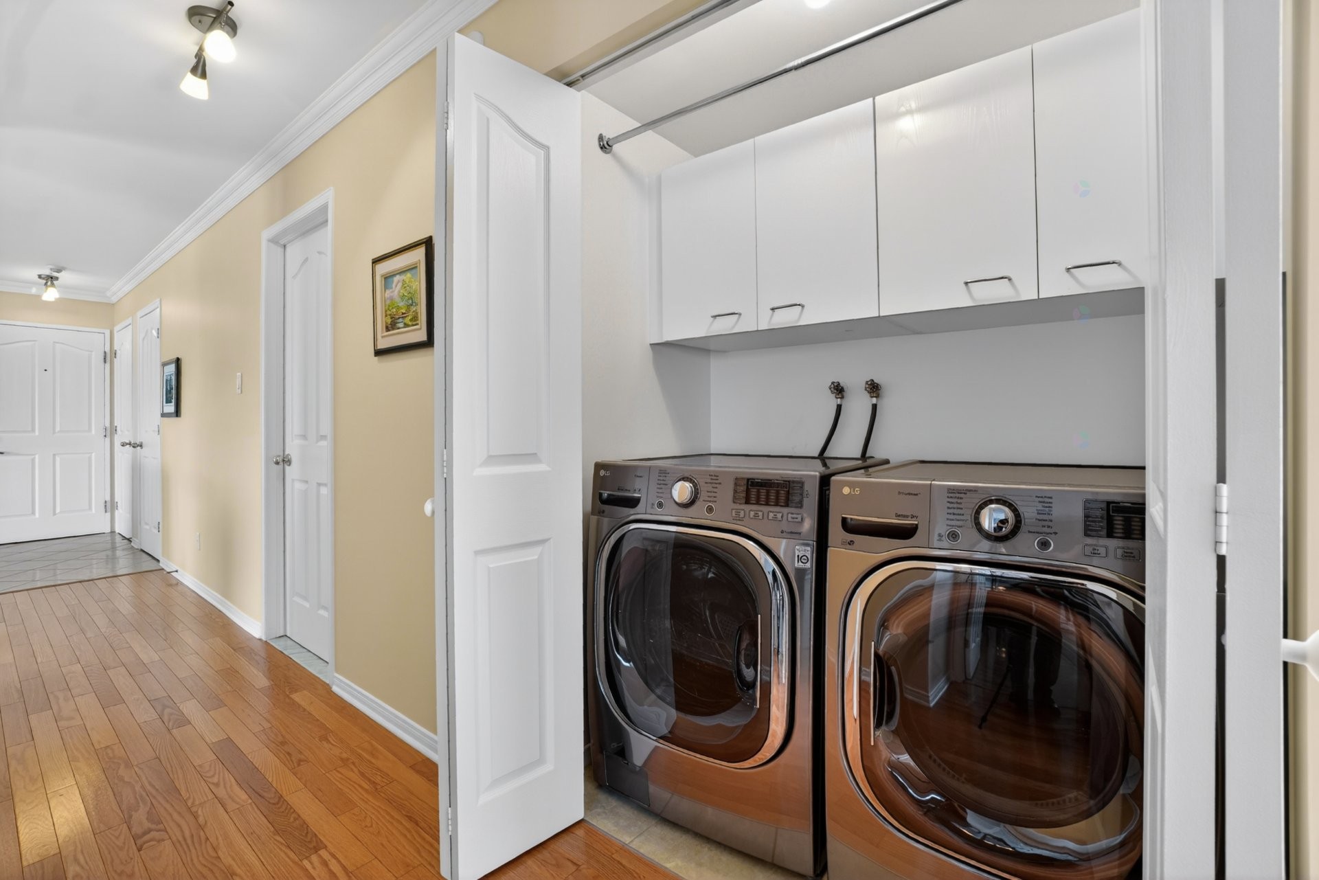 









2325


Boul. Jacques-Marcil

, 302,
Longueuil (Saint-Hubert),




QC
J3Y9C2

