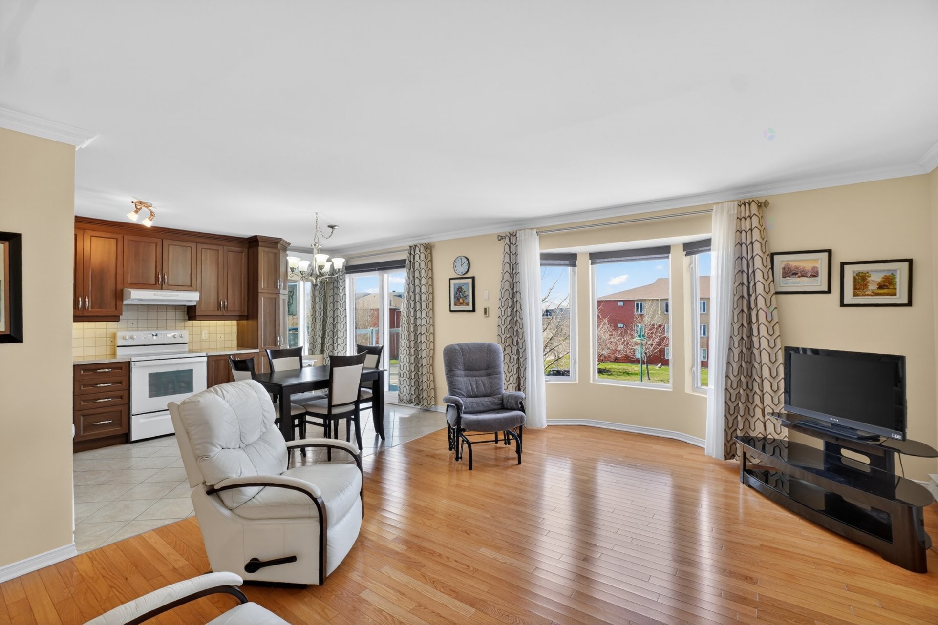 









2325


Boul. Jacques-Marcil

, 302,
Longueuil (Saint-Hubert),




QC
J3Y9C2

