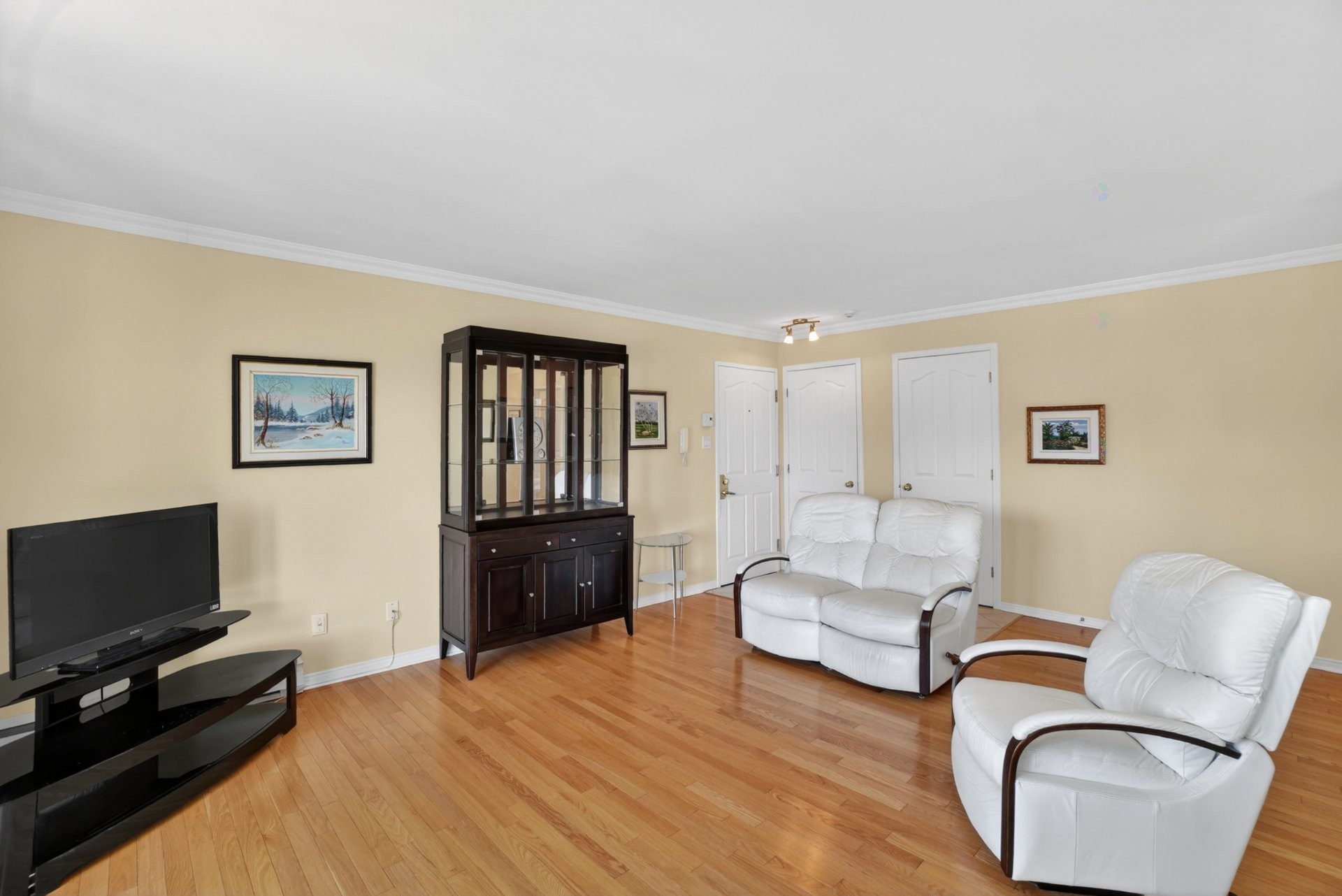 









2325


Boul. Jacques-Marcil

, 302,
Longueuil (Saint-Hubert),




QC
J3Y9C2

