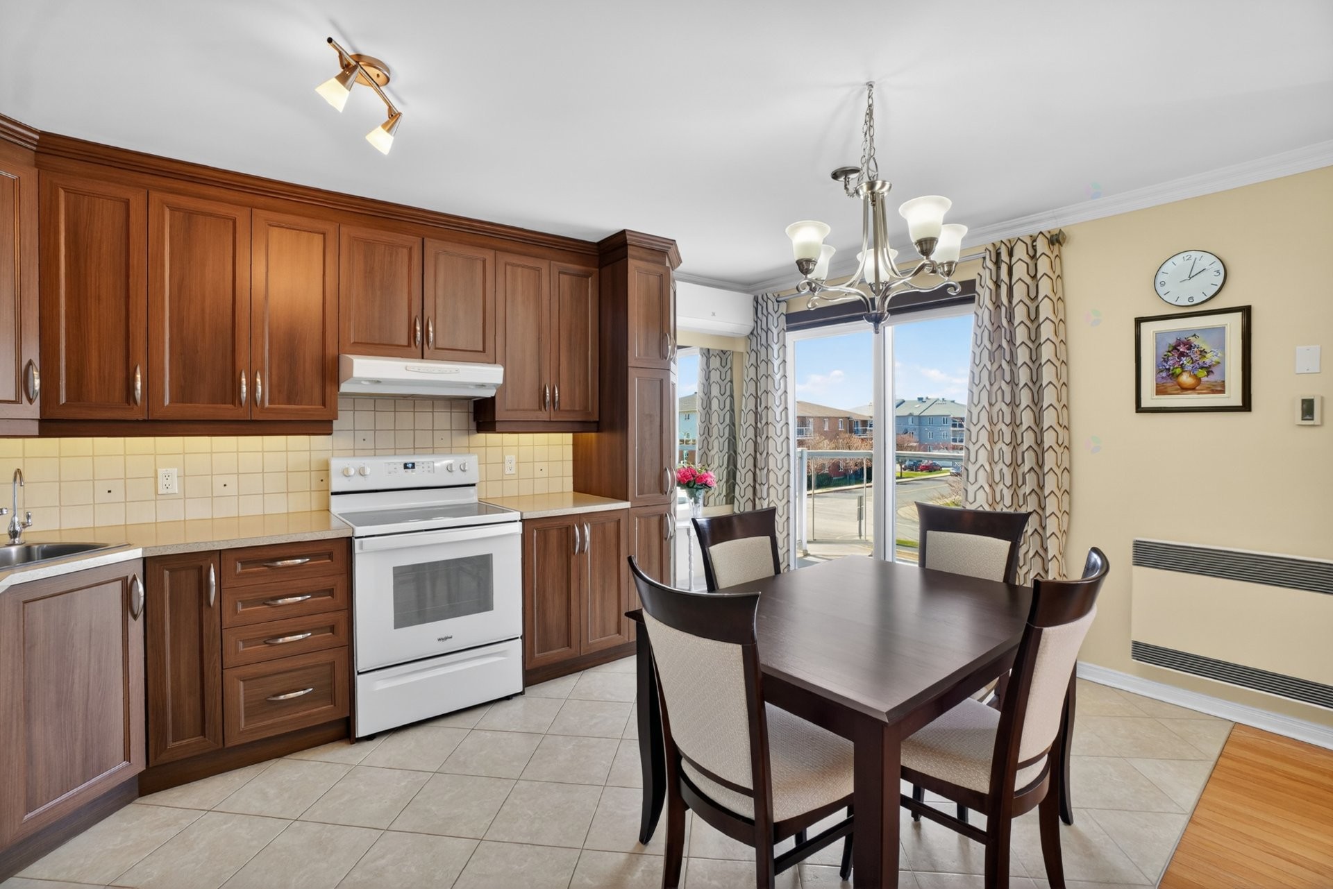 









2325


Boul. Jacques-Marcil

, 302,
Longueuil (Saint-Hubert),




QC
J3Y9C2

