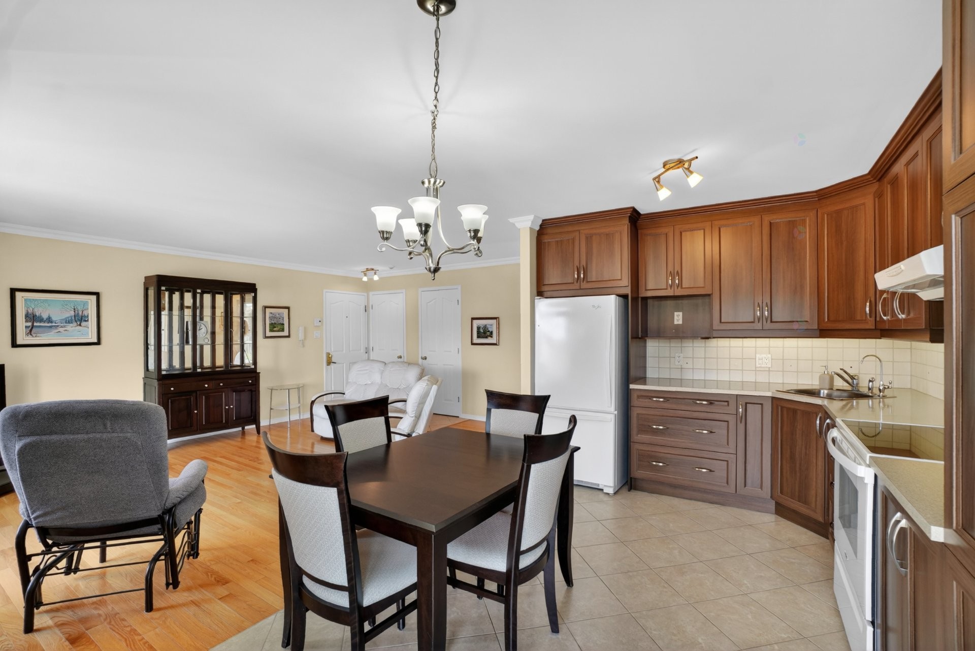 









2325


Boul. Jacques-Marcil

, 302,
Longueuil (Saint-Hubert),




QC
J3Y9C2

