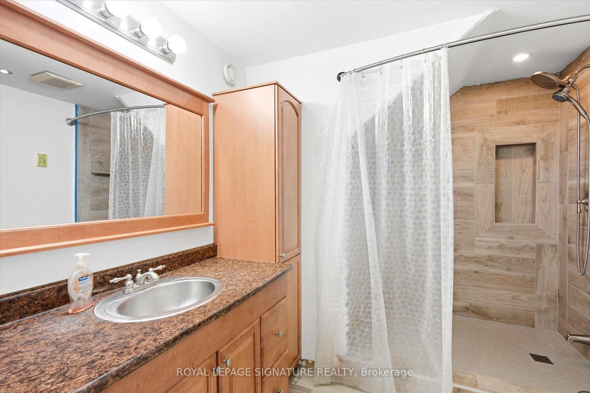 









85


Vivians

Crescent,
Brampton,




ON
L6Y 4V2

