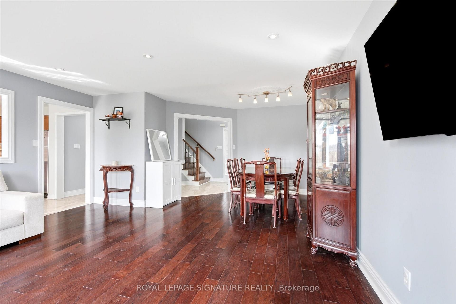 









85


Vivians

Crescent,
Brampton,




ON
L6Y 4V2

