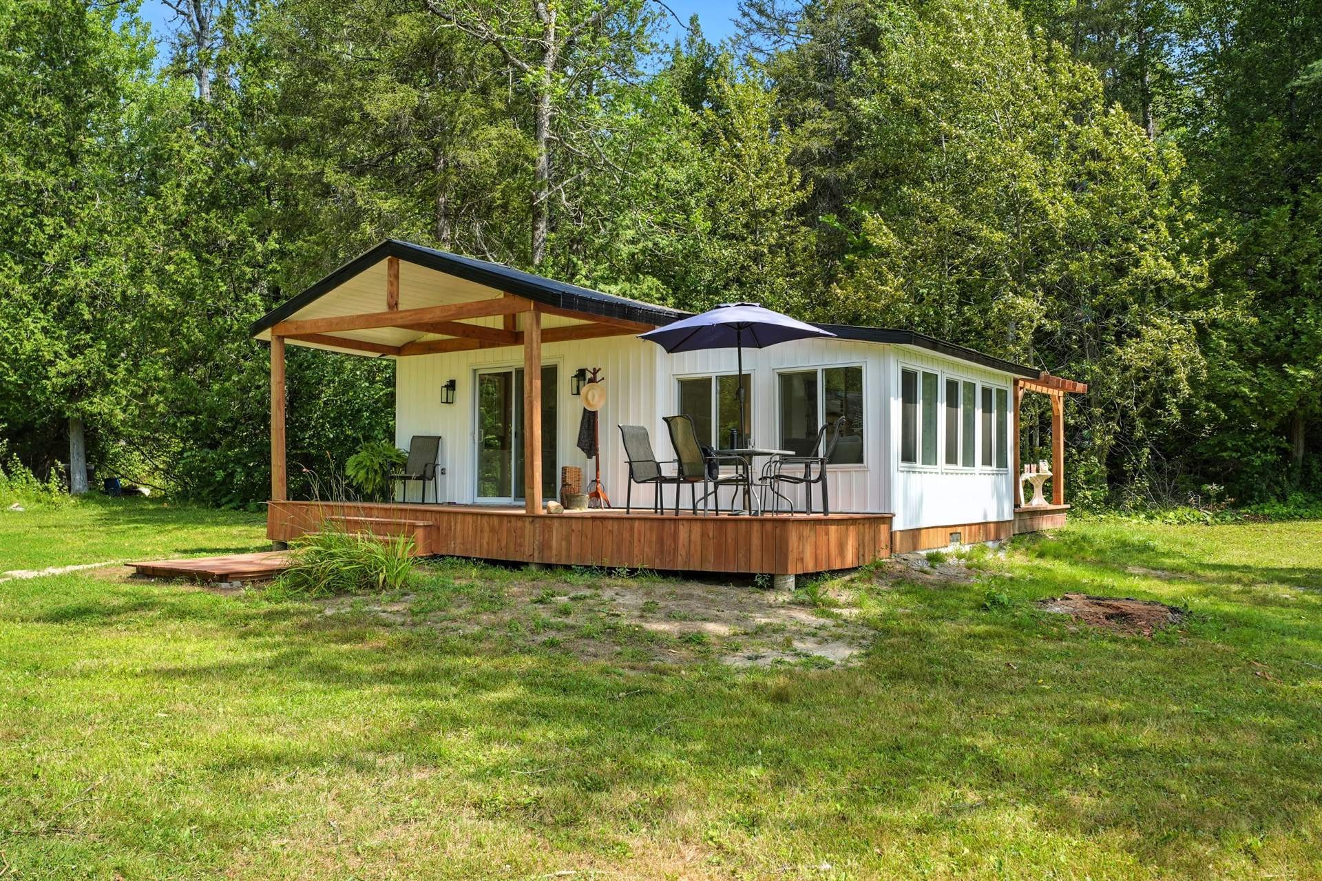 









86


Ch. du Lac-Michel

,
Sainte-Thérèse-de-la-Gatineau,




QC
J0X2X0

