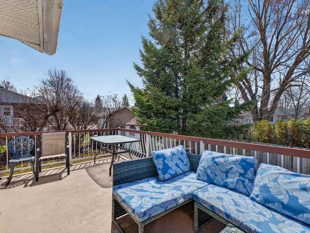 









960

 - 960A


14e Avenue

,
Fabreville (Laval),




QC
H7R4N8

